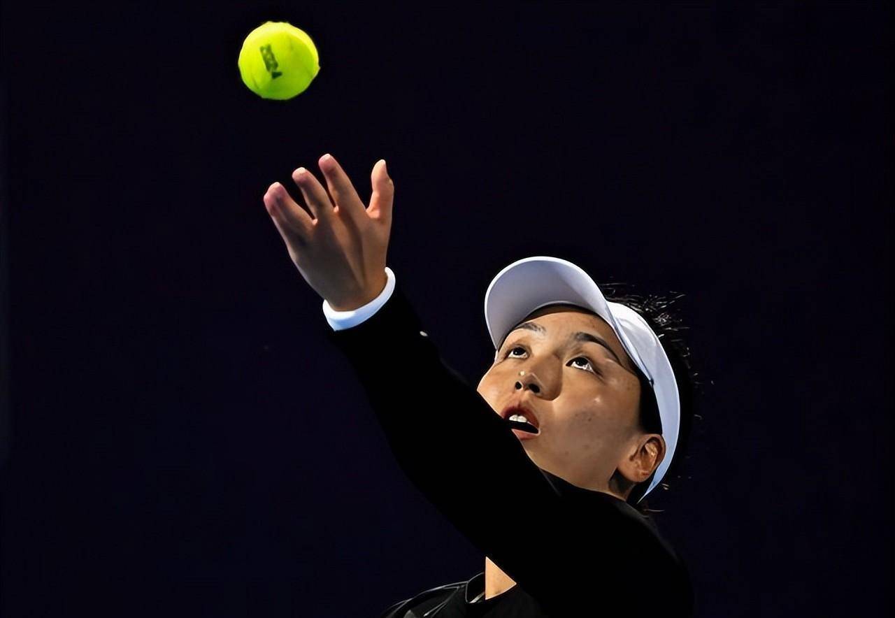 巴西网球选手逆转胜利,夺得奖杯 巴西网球选手逆转胜利,夺得奖杯