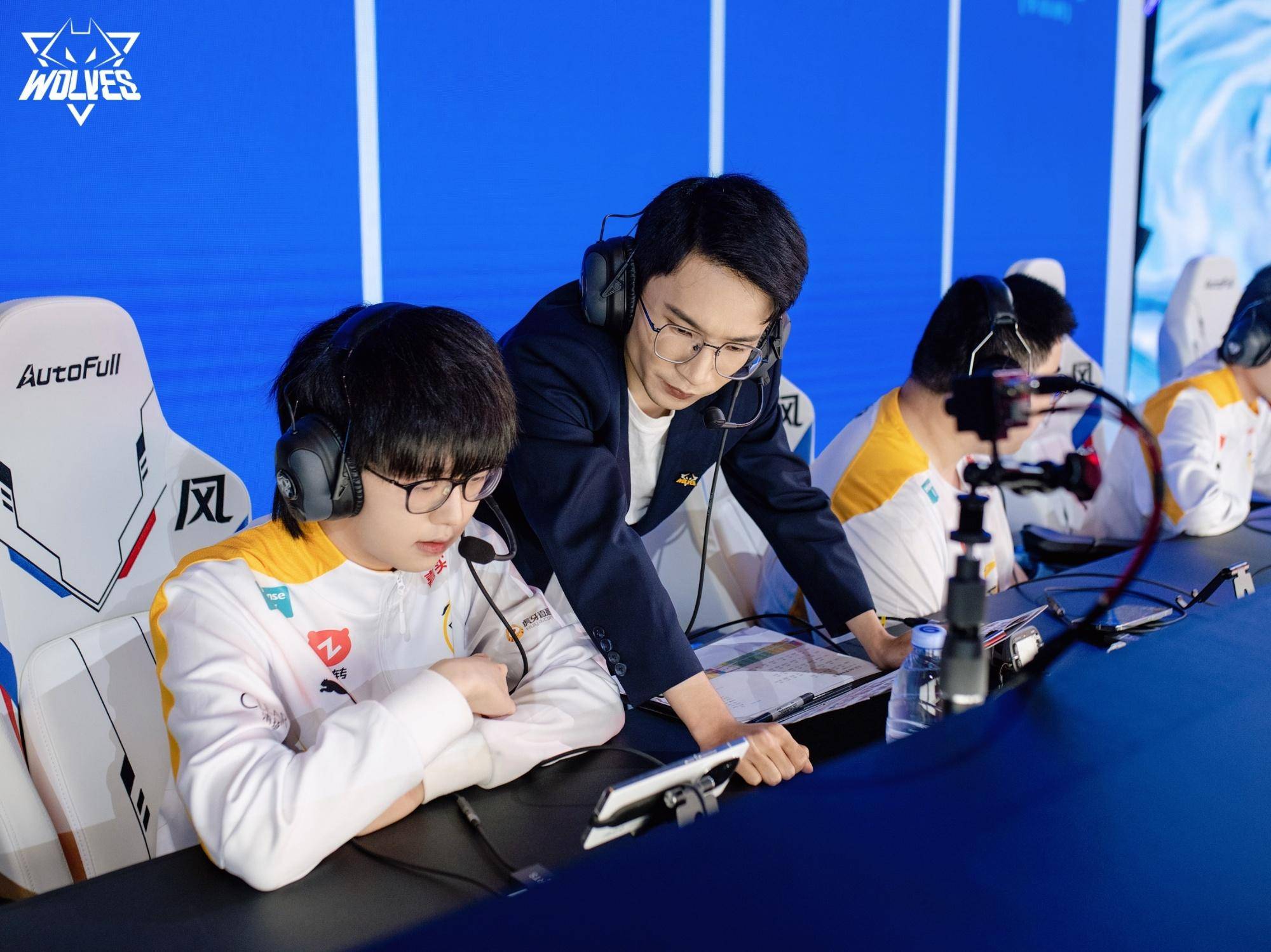 狼队被击败,主场遭遇团队合作 狼队被击败,主场遭遇团队合作