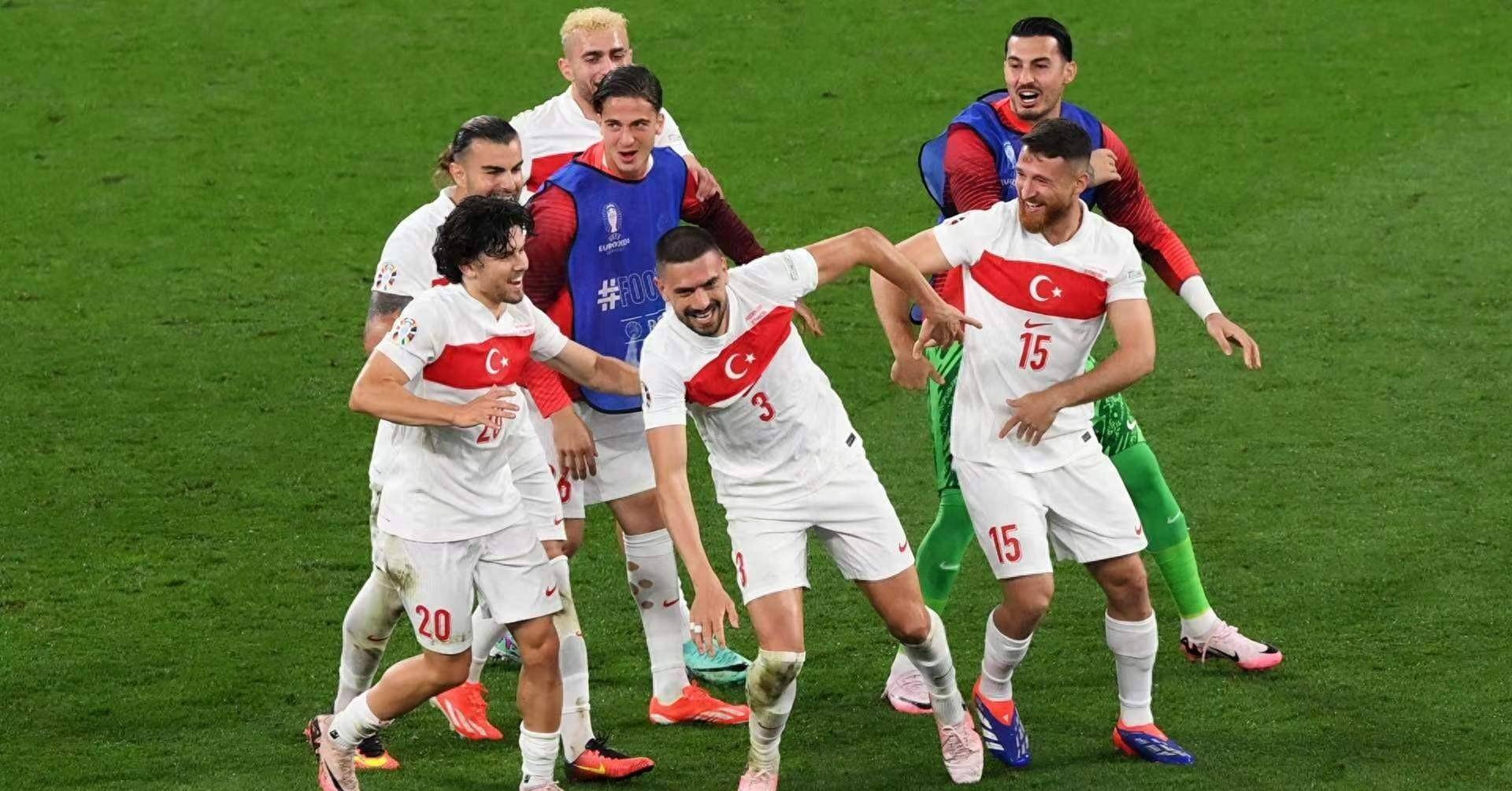 欧洲杯资格赛阶段强队碰撞燃情角逐