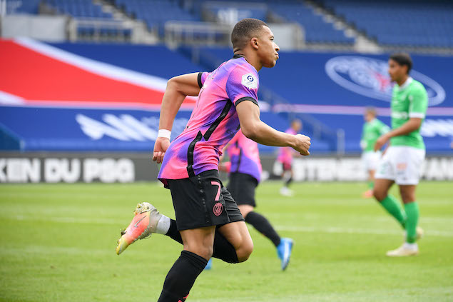 圣埃蒂安逆转取胜,球员情绪高涨 圣埃蒂安逆转取胜,球员情绪高涨