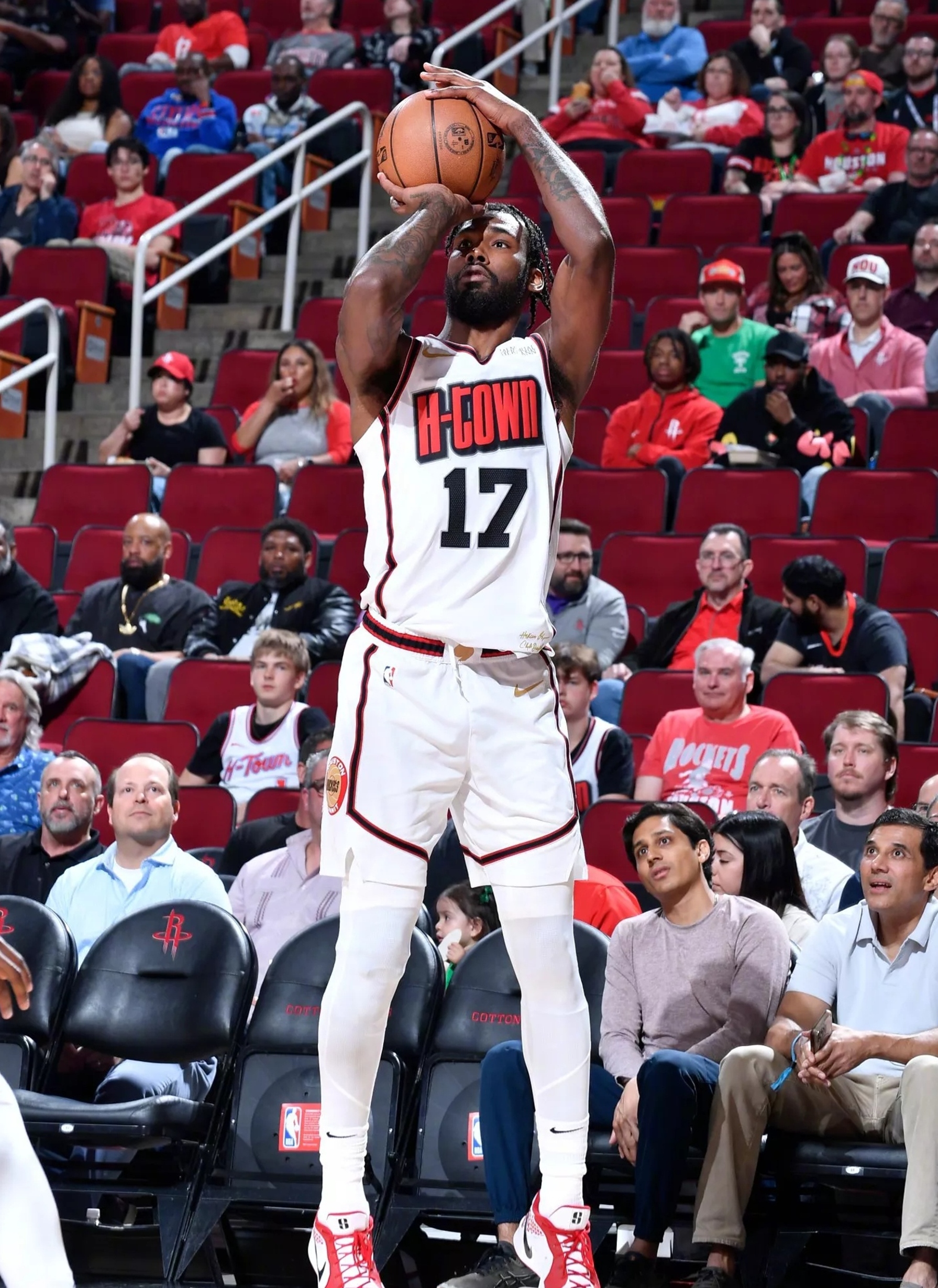 火箭击败独行侠,取得新赛季首胜 火箭击败独行侠,取得新赛季首胜