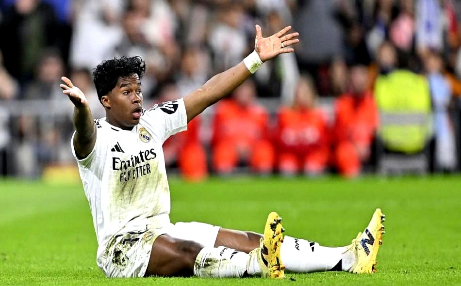 MVP表现神勇,协助球队逆转对手 MVP表现神勇,协助球队逆转对手