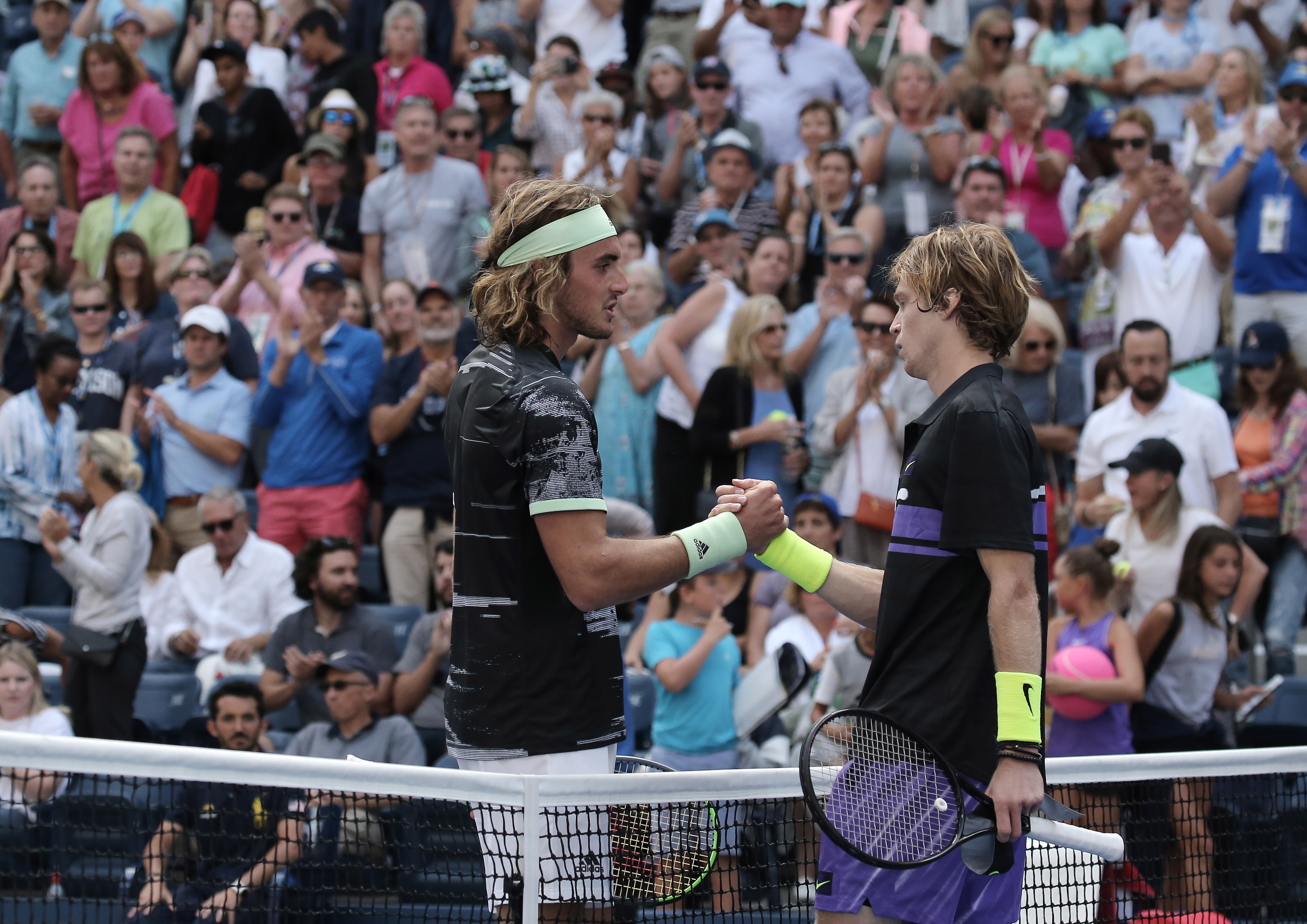 德国网球队鏖战法国网球队,西西帕斯送出助攻 德国网球队鏖战法国网球队,西西帕斯送出助攻