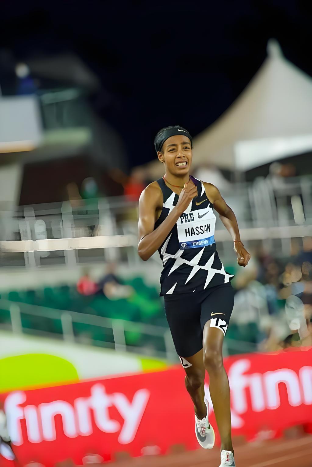 南非田径选手打破记录，一举夺冠